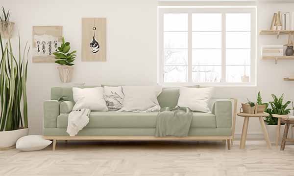 Intérieur Japandi minimaliste avec bois clair et meubles bas